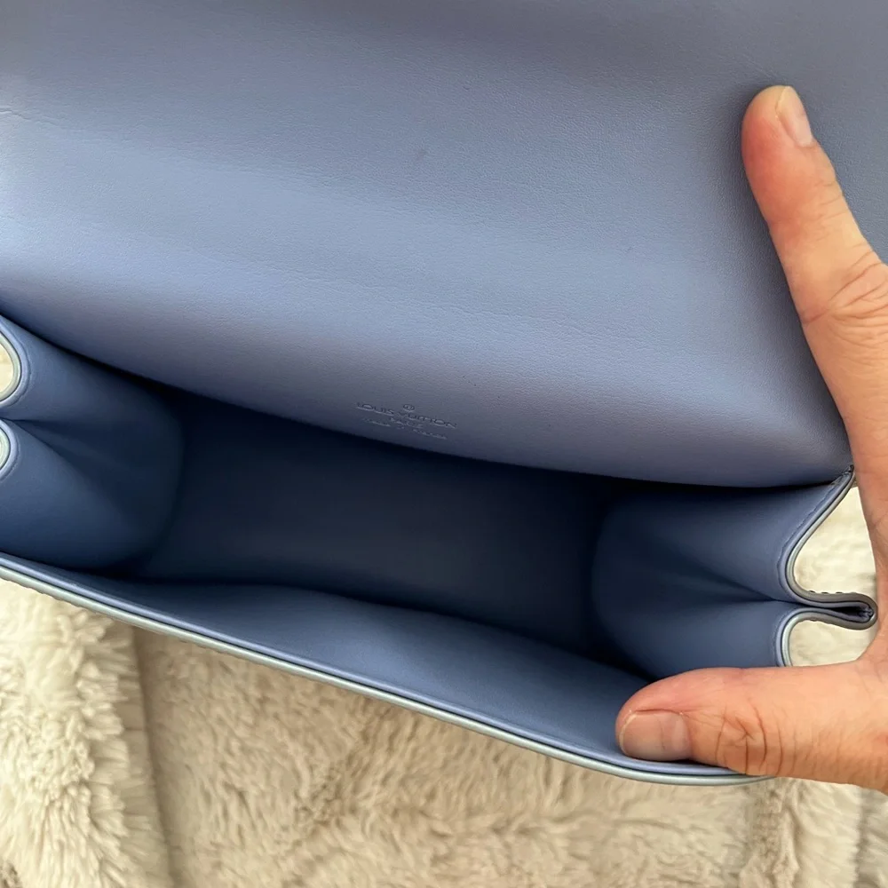 Louis Vuitton Bag - Picture 3 of 3